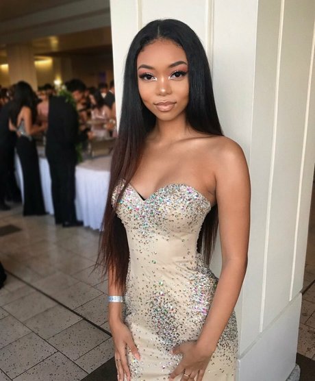 Stephanie Hikaru star du porno belle galerie