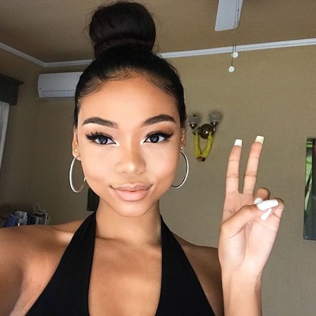 Stephanie Hikaru joli modèle des photos