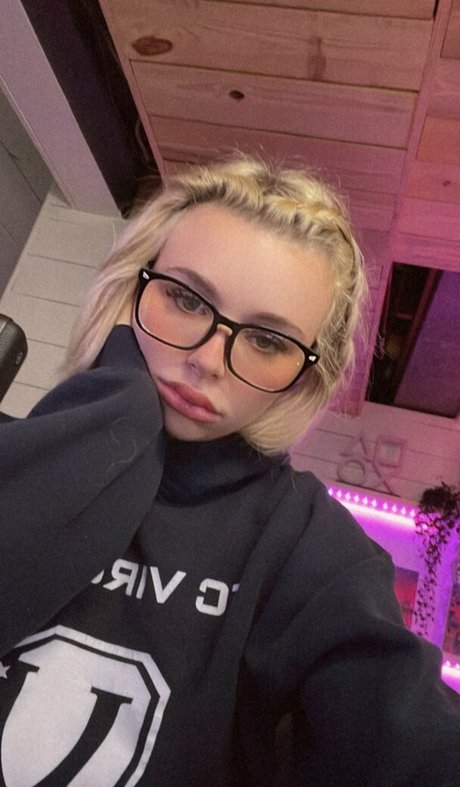 Martina Eliza modèle érotique galerie