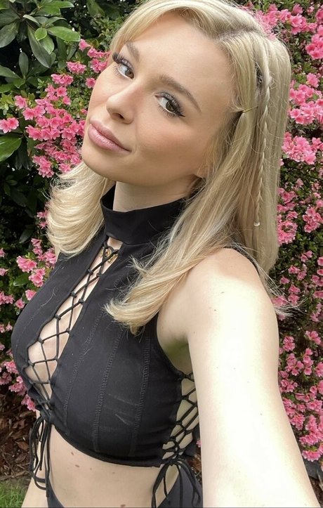 Martina Eliza star du porno parfaite photos