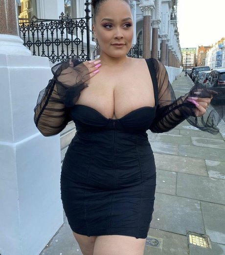 Natalie E Wade nus de stars du porno galerie