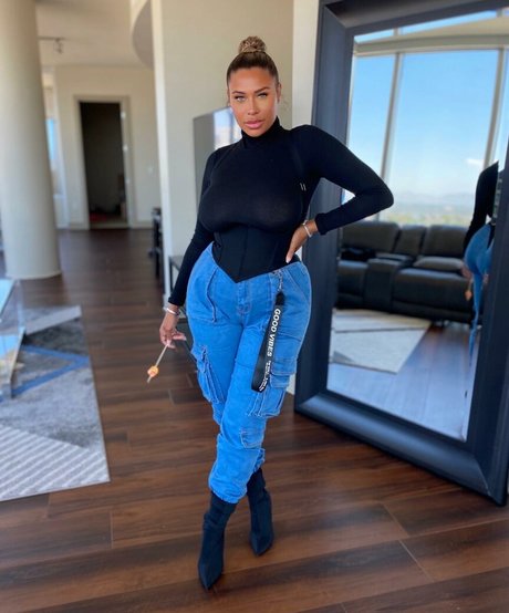 Chanelle Mauricette modèle sympa archive