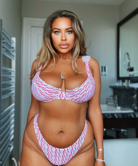 Chanelle Mauricette haut modèle galeries