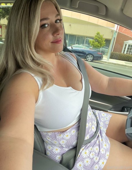 Ellanabryan modèle adulte images