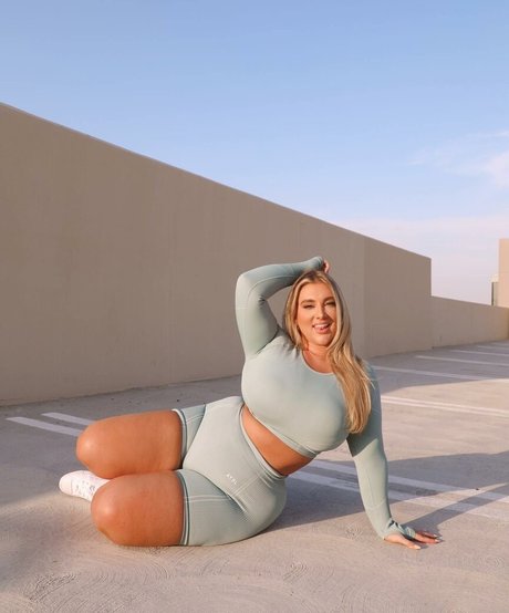 Taya Christian modèle artistique des photos