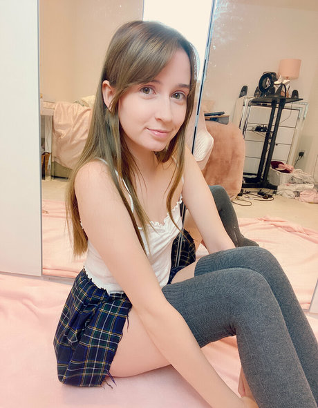 kira free étoile sexy image