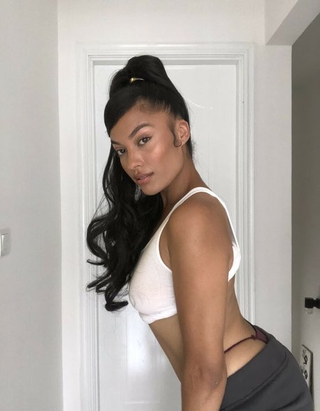 itsmenaomi haut modèle galerie