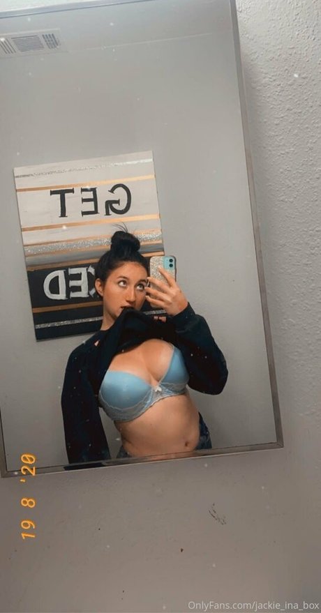 infirmière brune onlyfans haut xxx image