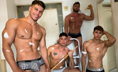 éjacule sur de gros seins onlyfans adulte érotique des photos