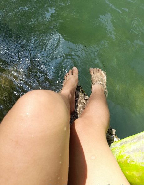 zafiro feet18 étoile adulte photos