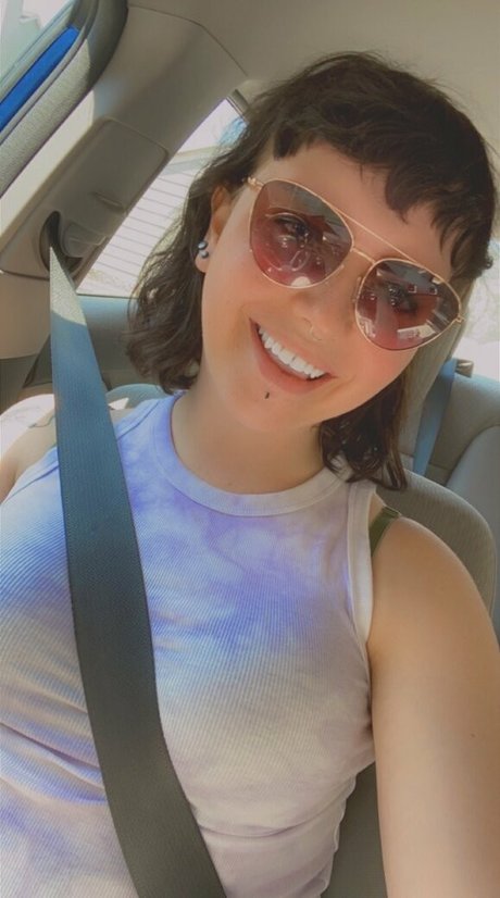 bigbellybenni sexe star du porno img