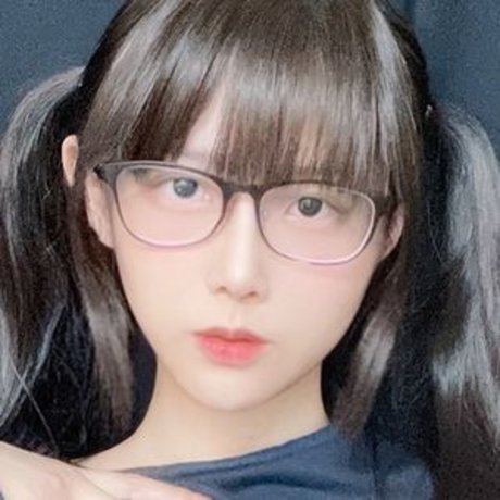 yunalu5211 modèle adulte photos