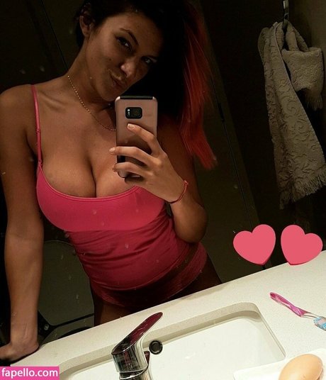 blonde aux gros seins onlyfans parfait érotique photos