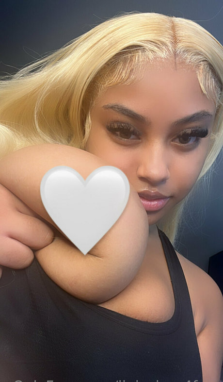 jjuicyjaz4free actrice de nus image