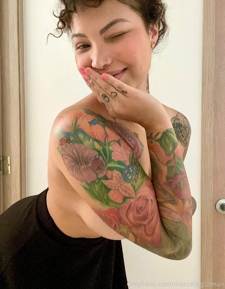 fille courbée dà côté onlyfans porno parfait image