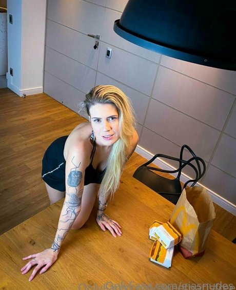 giasnudes actrice de nus photos