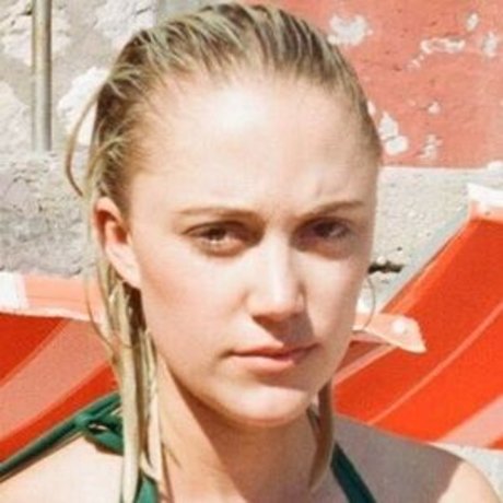 Maika Monroe meilleure actrice galeries