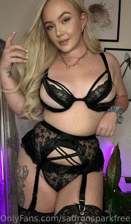 saffronsparkfree jolie star du porno image