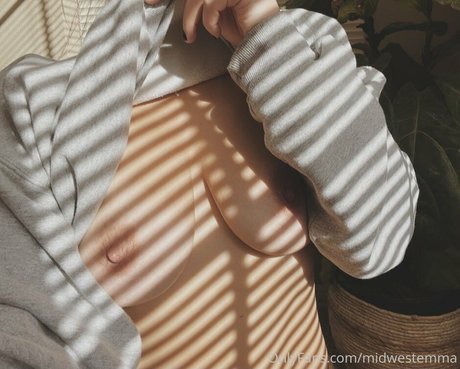 maman aux gros seins onlyfans belle haute qualité photo