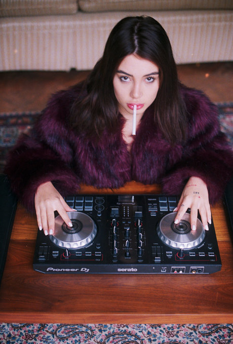 Ella Orten sexe star photos