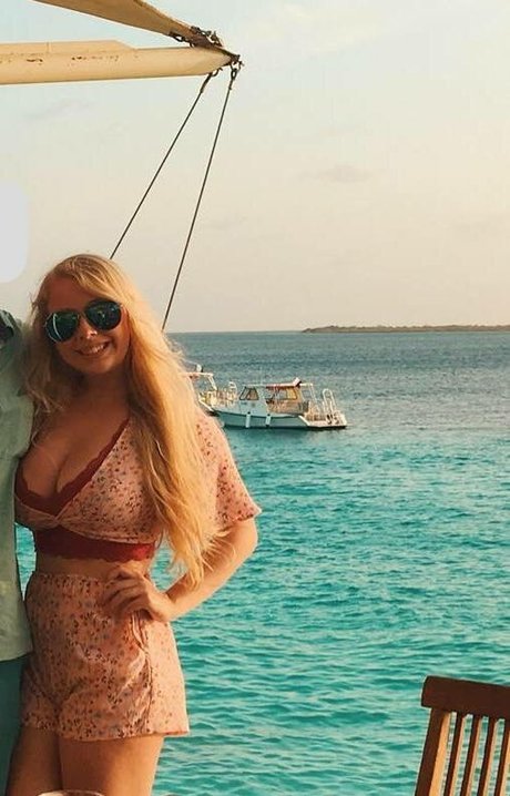 Rhiannon C star du porno archive