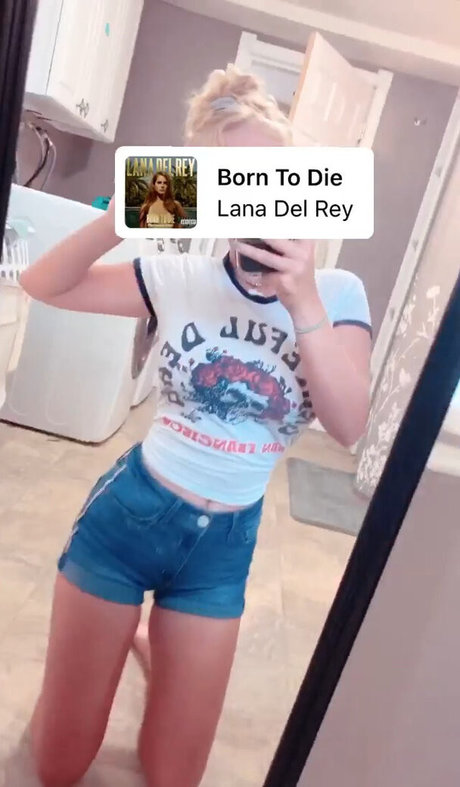 Rhiannon C star du porno érotique photos