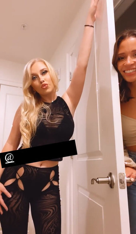 Rhiannon C star du porno en haute qualité galerie