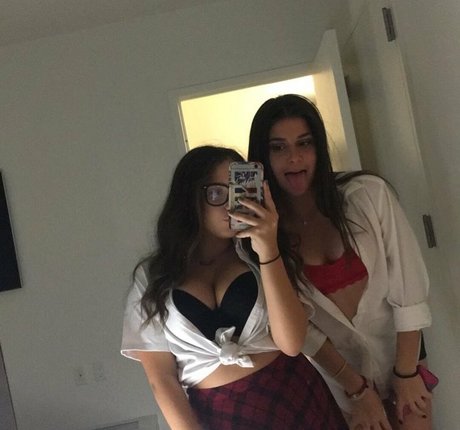 Jenna T modèle exclusif des photos