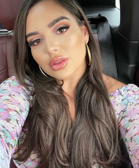 Victorya Addad étoile nue images