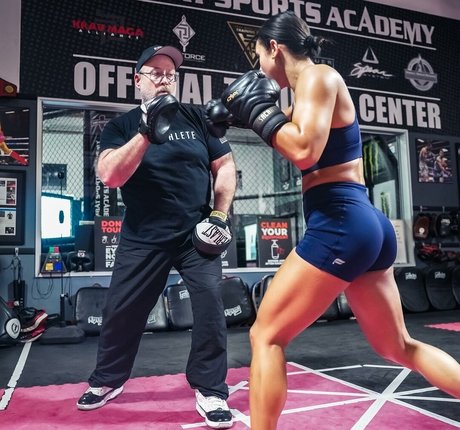 desilu limon modèle adulte galerie