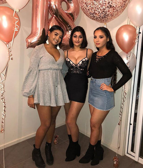 Busty Indian modèle parfait photo