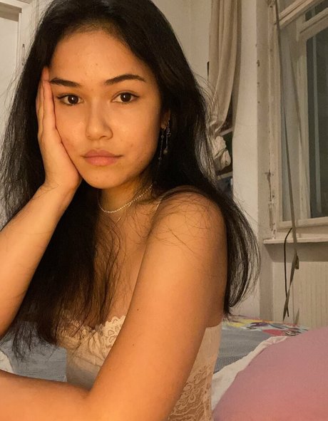 Sanri0bitch modèle nu galerie