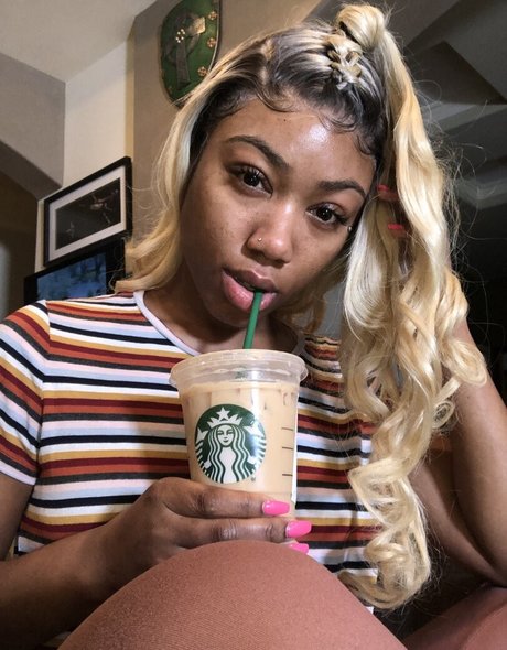 brunette onlyfans sexe artistique des photos