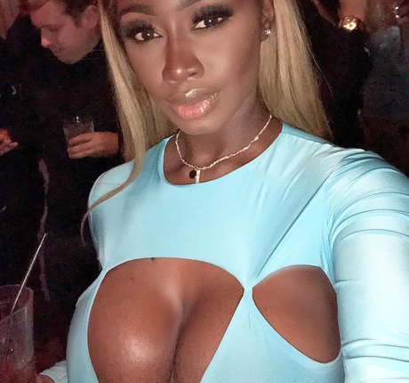 LXRYCC star du porno exclusive des photos