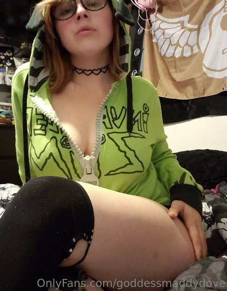 goddessmaddydove modèle adulte archive