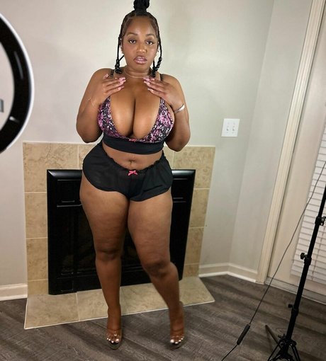 brownbodii actrice hd galerie