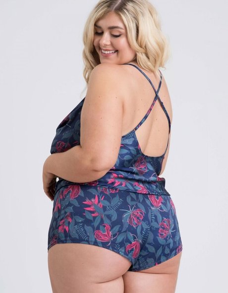 Izzy Nicholls star du porno en haute qualité galeries