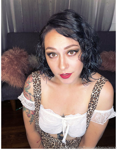 freesaradoesscience star du porno exclusive des photos
