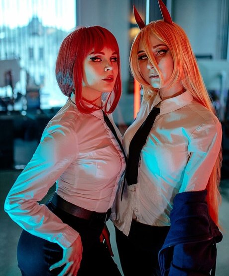 Yugoroforge actrice érotique collection