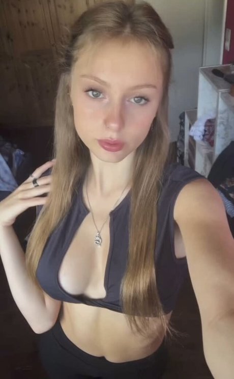 Trinitysdc nus de stars du porno image