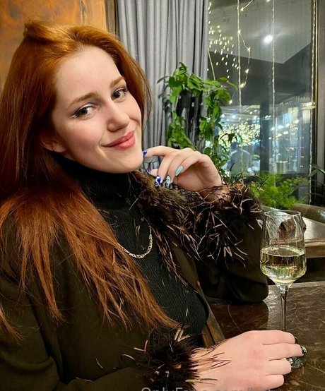 Katy Onyx étoile sympa photo