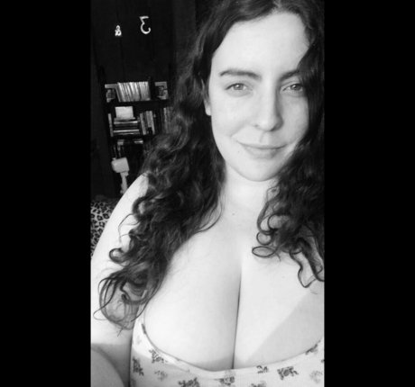 Kara Greene_ modèle adulte image