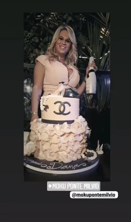 Elena Daniela Ungureanu joli modèle photo