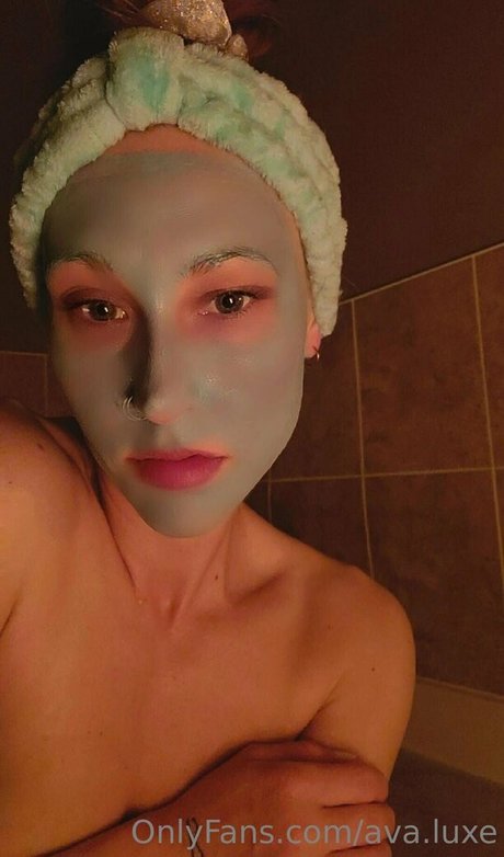 ava luxe actrice parfaite galeries