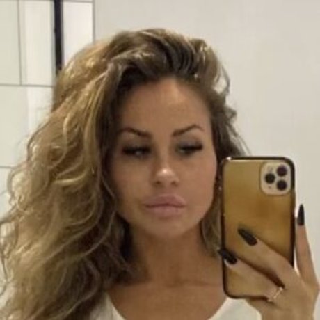 Karolina Saunders xxx étoile archive