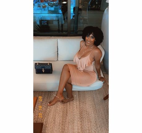 Sophie Likosky modèle porno image