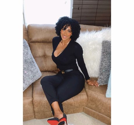 Sophie Likosky star du porno de haute qualité photos