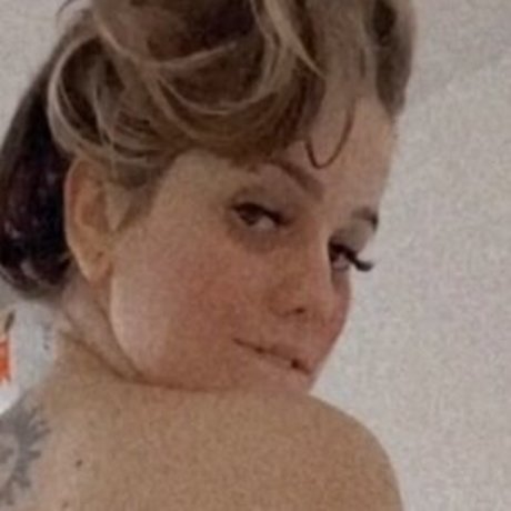 Niccole Rodrigues jolie étoile galeries