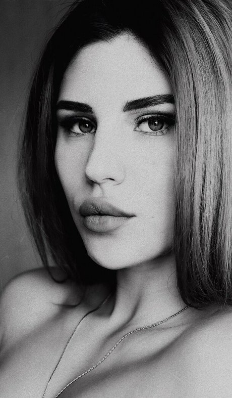 sasha unic actrice chaude galeries