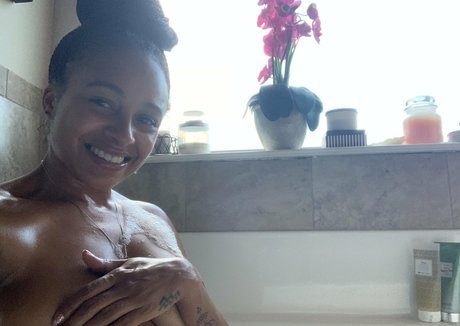 anyaivy modèle chaud galerie